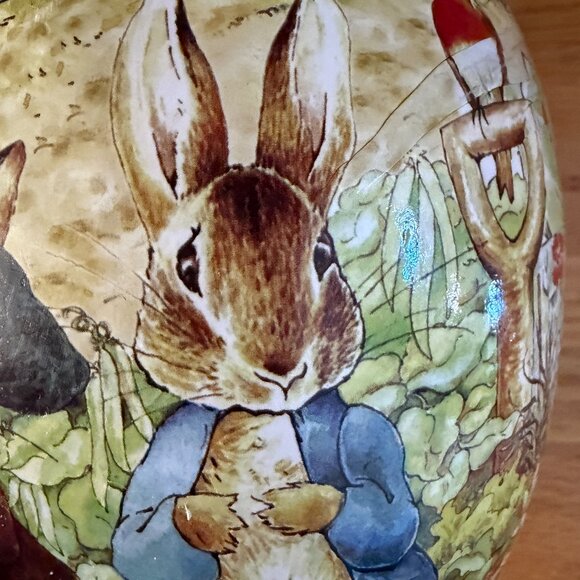 Echt Erzgebirge German Peter Rabbit Cardboard Container Easter Egg - Picture 3 of 16